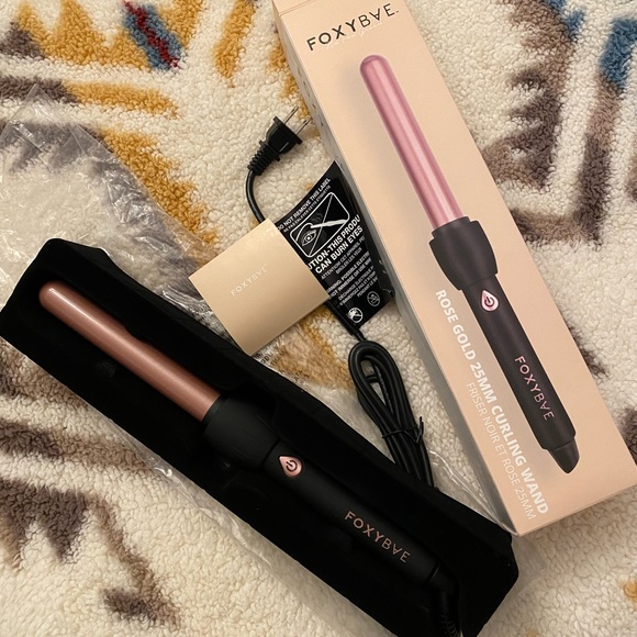 BRAND NEW FOXY BAE LIMITED EDITION BLACK & ROSE GOLD CURLING WAND - 25mm - Picture 3 of 4